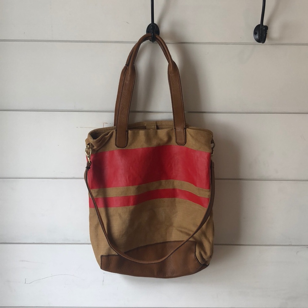 Gap tote